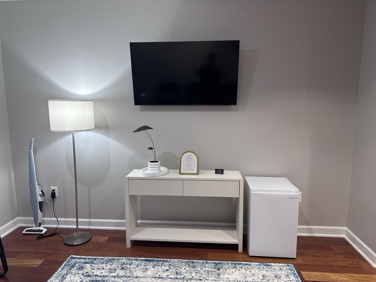 Consultation area at Clear Dental where treatment plans are explained on screen